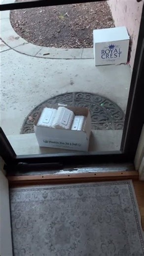 Frustrating Food Delivery Placement || ViralHog