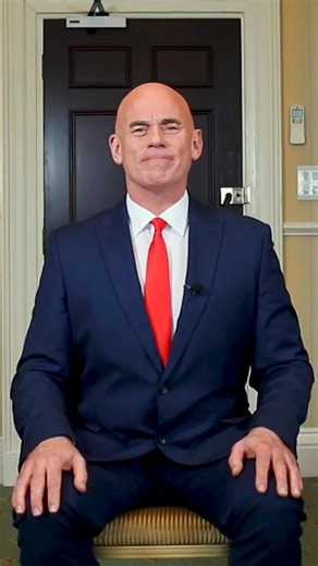 How to introduce yourself in your job interview! Use these interview tips! #interviewtips #interviewprep #jobinterviewtips #interviewskills #richardmcmunn #careervidz #195 | Career Vidz