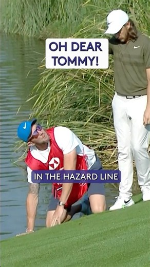 The caddie had one job here 🤣