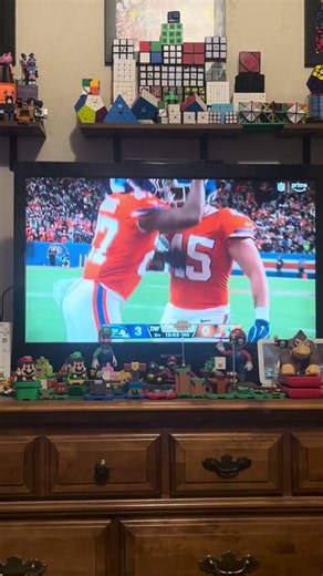 First touchdown of tonight’s Thursday night football game! #broncos #seahawks #nfl