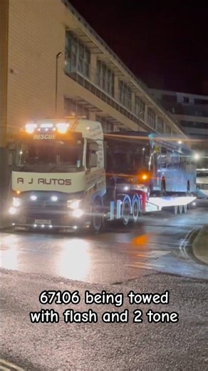 67106 being towed with flash and 2 tone #bus #bristol