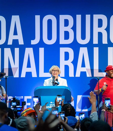 Imagine a Joburg where the water runs, the lights work and you feel proud of your city again! On the 4th of November it’s worth standing in a queue for! We have one last chance before it is too late. 🗳️🇿🇦 #BelieveInJoburg #Zille4Mayor