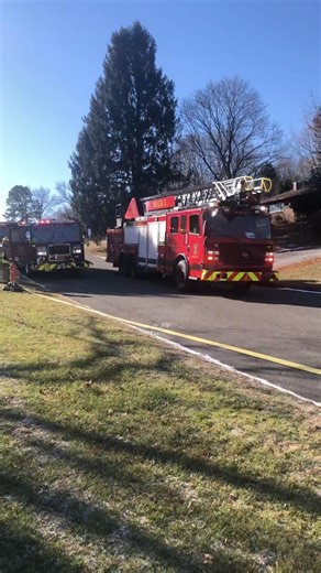 *New*Howard County Fire and Rescue truck 2 arriving on scene of an odor of smoke (1/1/26)