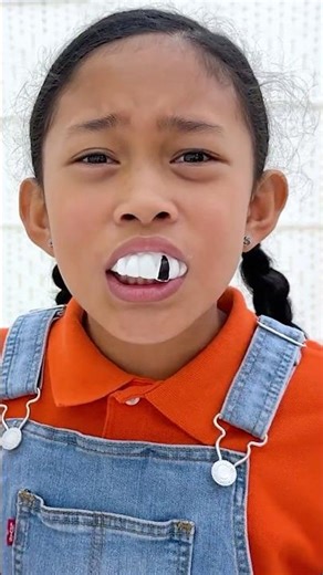 Andrea and Eva Lose their Baby Tooth and Wait for Tooth Fairy Jannie
