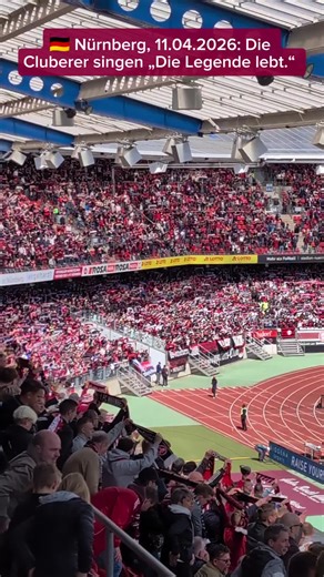 1. FC Nürnberg singt „Die Legende lebt“ vor Spiel