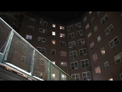 1 man killed, teen injured during shooting inside Bronx apartment hallway