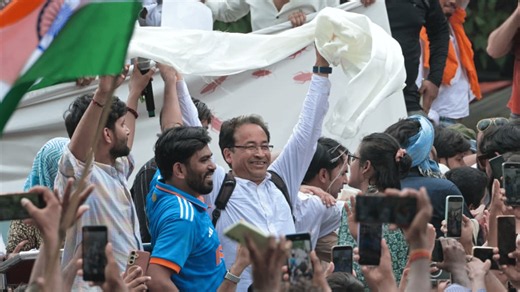 Cockroach Janata Party protest live updates: Dipke addresses supporters at Jantar Mantar