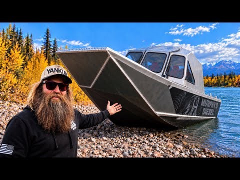 I Built The Worlds Largest Mini Boat… It Will Run On Wet Grass!
