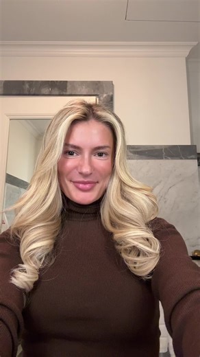 Sales Girl's Secret-Keeping Abilities