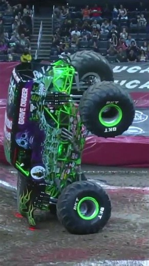 Putting the black and green wrecking machine up on 2 BKT Tires ⚔️⚫️ 🟢 #MonsterJam #MonsterTrucks