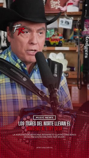 Los Tigres del Norte estrenaron su Tiny Desk este 15 de octubre. Tocaron “Somos Más Americanos”, “Golpes en el Corazón”, “Quiero Volar Contigo” y “La Puerta Negra” en las oficinas de NPR Music. La presentación arrancó con “Somos Más Americanos”. • • • • • • • • • • • • • • • • • • #lostigresdelnorte #tinydesk #musica #jefesdejefes #frecuenciarock