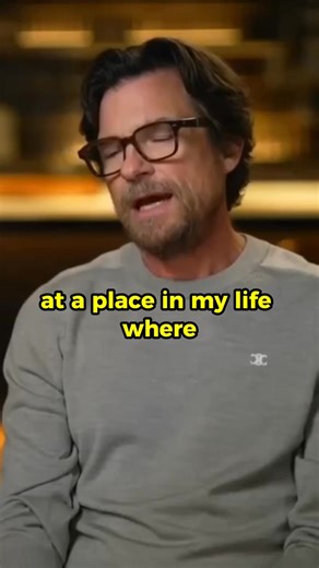 In this extended interview on CBS Sunday Morning, actor Jason Bateman reflects on his long journey with alcoholism and the life-changing decision to pursue sobriety. He achieved widespread acclaim for roles in Arrested Development, Ozark, and numerous films. In the interview, he speaks candidly about how alcohol once played a central role in his life - affecting his health, relationships, and emotional wellbeing - even amid professional success. Rather than minimizing the impact, Bateman offers 