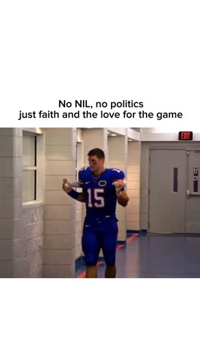 Sideline Sensation on Instagram: "Tim Tebow’s career proves greatness isn’t always measured by mechanics or box scores. 🫣 He wasn’t the prettiest passer. He didn’t fit the “prototype.” But when the lights were brightest, Tebow won. From iconic comebacks at Florida to a Heisman Trophy and two national championships, he built a legacy on leadership, toughness, and belief. Then came the NFL. Written off early, doubted constantly—yet somehow he kept finding ways to win. The overtime playoff touchdo