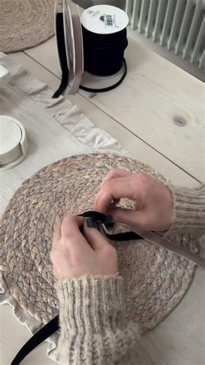 Crafting a Beautiful Bow with Velvet Ribbons