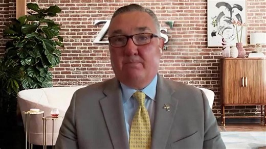 Nasdaq, S&P 500 end lower on renewed AI growth worries