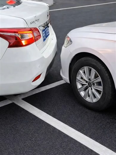 Upgrade Your Old Car with Wireless CarPlay Today!