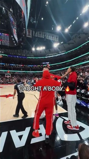 This dunk 🫣 (via Chicago Bulls)