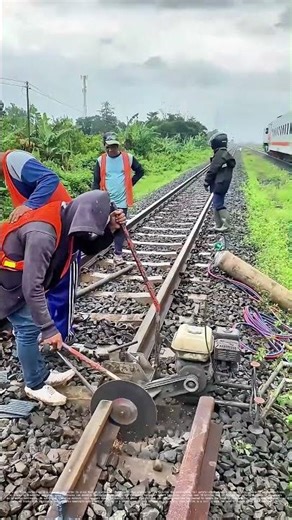 Cutting Through Steel: How Rail Workers Maintain Infrastructure