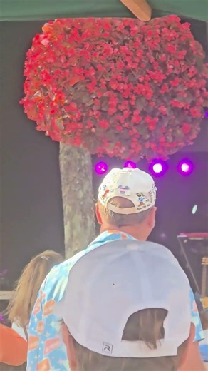 The Commodores Live - Brick House part 1