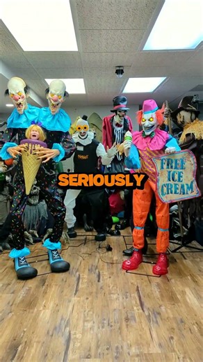 Animatronic Speaks ALIEN Language?! So Weird! | #short #youtubeshort #fyp