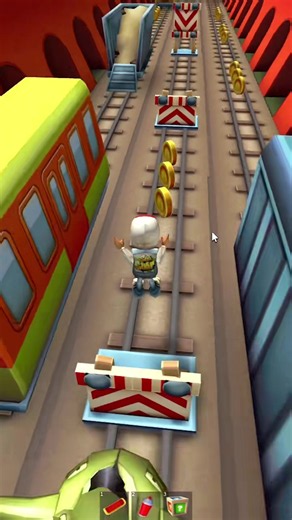 Roblox jumpscare reaction: Subway Surfer Roblox meme caught him shook