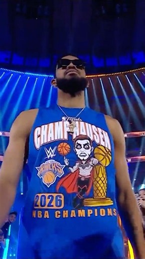 DANHAUSEN JUST BROUGHT OUT KARL ANTHONY TOWNS at MSG!!! THIS IS AWESOME! 👏👏👏 #SNME