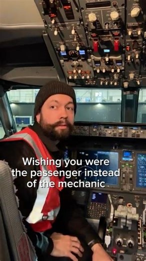 Must be nice going on vacation 😪 #aviation #travelling #pilot #mechanic #cabincrew #vacation