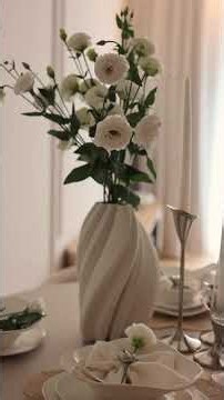 Minimalist Table Decor Ideas for Dinner at Home