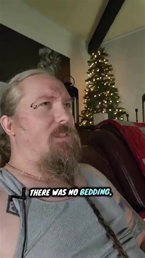 EVEN DEMOCRATS USED TO BE TOUGH ON ILLEGAL ALIENS — UNTIL THE POWER GRAB A former Coast Guard member recalled that under the Clinton administration there was no judicial process, no vetting, and no judges for illegal aliens intercepted at sea — they were picked up and sent back immediately. That contrast highlights how today’s Democrats drifted so far left they began losing their own base, then turned to mass illegal immigration to replace voters, protecting illegal aliens as part of a long-term