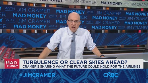 Why Jim Cramer thinks Delta, United can beat low earnings forecasts the next time they report