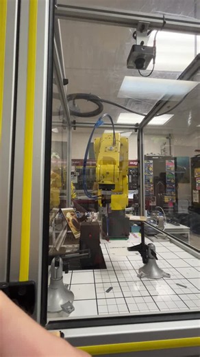 #universalrobots #fanuc #robot #engineering #engineeringtechnician #programming | Leyton O'Meara
