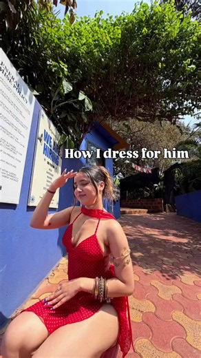 This bikinification of Indian traditional clothes by girls needs to stop.Obviously, it's their choice. They can even wear a bikini in public.It's just my personal opinion that it's not good.Also, men never do this.