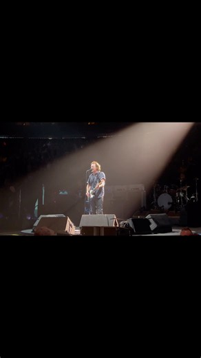 Eddie Vedder of Pearl Jam Covers Pink Floyd’s “Brain Damage” 🔥 | #shorts
