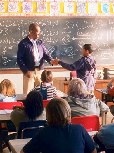 Alien Spacecraft Revealed in New Movie Commentary