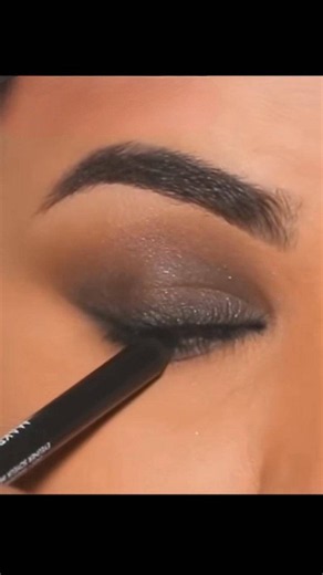 2-Layered Easy Smokey Eye Tutorial