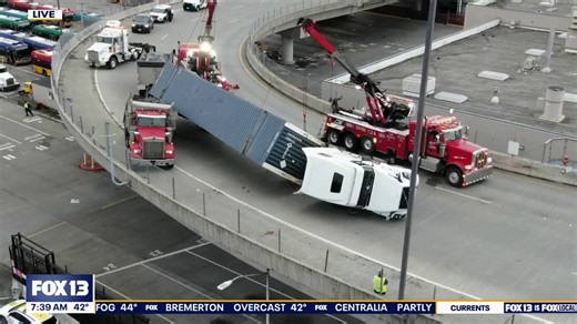 Eastbound I-90 blocked in Seattle due to semi rollover