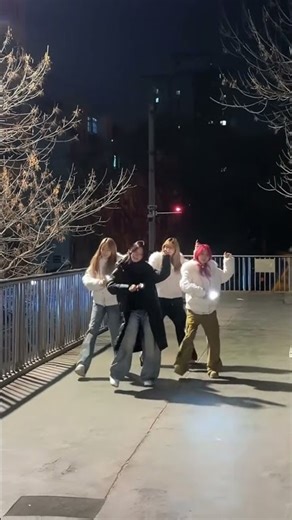 Retro Vibes! 🎤👯‍♀️ Group Cantopop Dance Cover