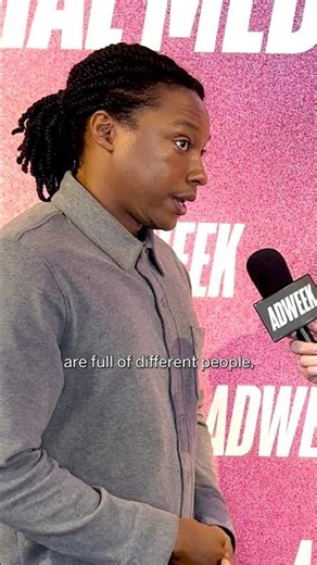 How closely do The Daily Show correspondents work with the social team?