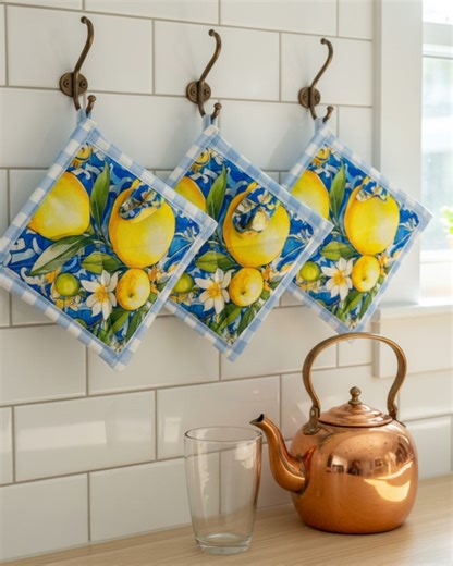 Beginner friendly "Self Binding Pot Holder " Sewing Tutorial. #sewing #diy #handmade #stitch #sew | Decor And Knitting