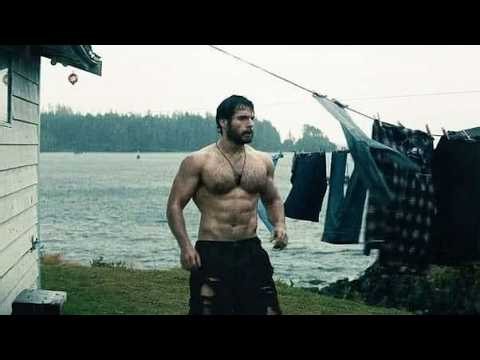 HENRY CAVILL in MAN OF STEEL (2013)