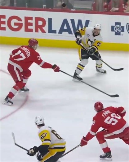Passing perfection on this assist from Sidney Crosby 🤝