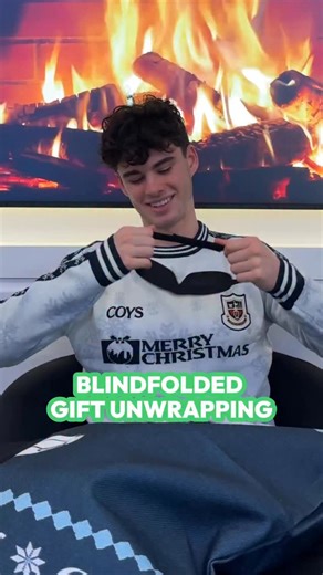 Archie Gray takes on the blindfold challenge - Christmas edition 🎁 | Tottenham Hotspur