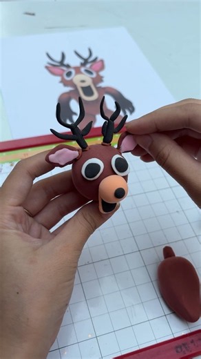 Zoey and Rumi Sculpt The Deer 🦌 from 99 Nights in the Forest! 🌲🎨 #kpopdemonhunters #roblox