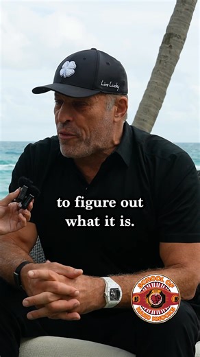 I interviewed the BILLIONAIRE TONY ROBBINS 🤯 I asked @tonyrobbins how he got RICH! I also asked him the best networking advice for the younger generation. I asked him for his best advice on how to build a brand to generate billions of dollars in today’s world. Lastly, I asked him the best advice he’d give the younger generation. #wealth #entrepreneur #financialfreedom #motivation | The School Of Hard Knocks