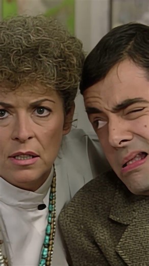 The Most AWKWARD Art Class Ever #classicmrbean #britishcomedy #classicbean #shorts