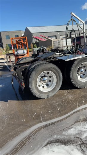 Truck Polishing Before & After: Professional Chrome and Metal Polish Tips