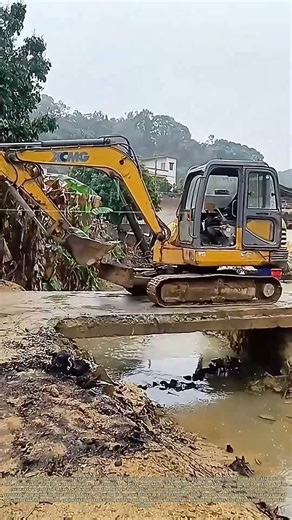 Remote Control Crossing: How a Rope Guides a 20-Ton Machine
