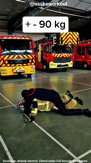 How firefighters carry 60kg vs 90kg humans 😲