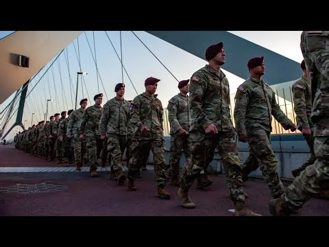 What is the 82nd Airborne Division and how could it be utilized in the Middle East?