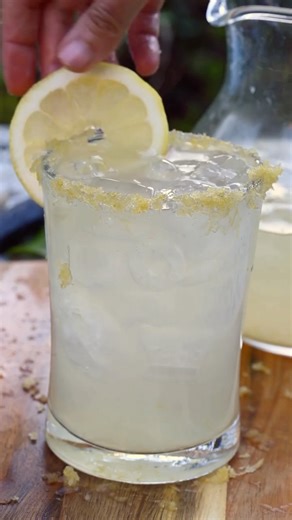 It's hard to beat fresh squeezed lemonade on a hot summer day.🍋 Celebrate #NationalLemonadeDay with this easy-to-make and oh-so refreshing recipe by @alphafoodie. | Sharecare